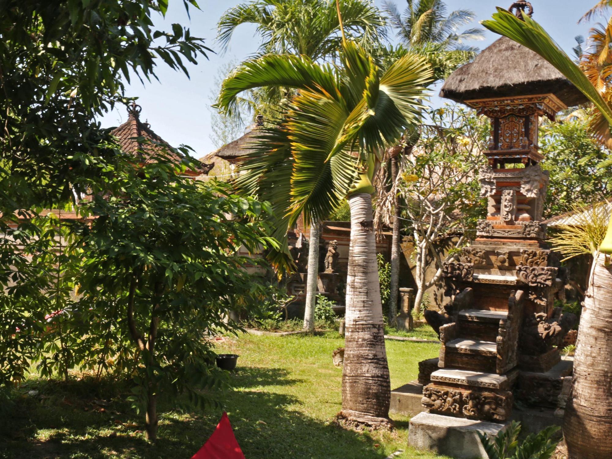 Surfers House Hotel Kuta  Bagian luar foto