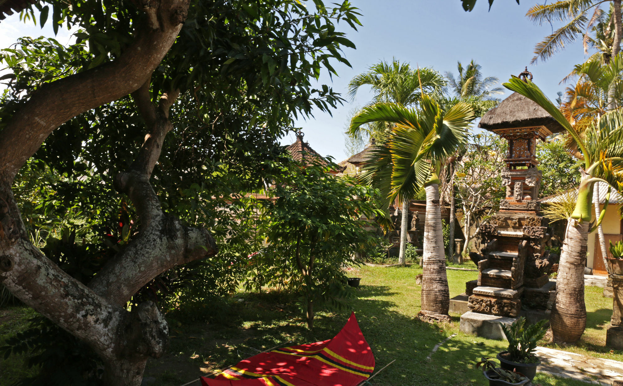 Surfers House Hotel Kuta  Bagian luar foto