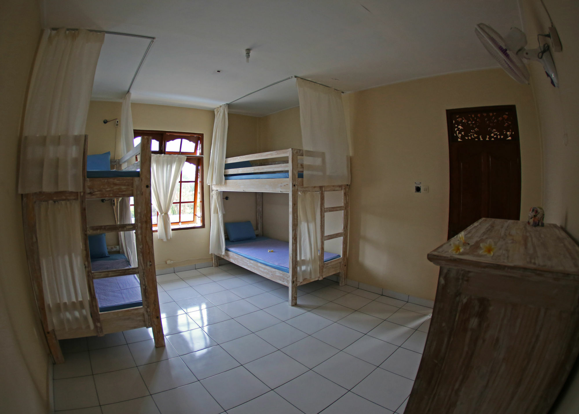 Surfers House Hotel Kuta  Bagian luar foto